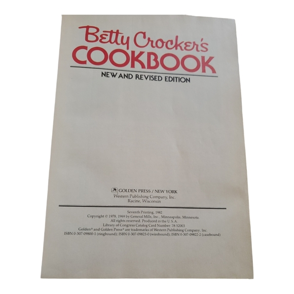 Vintage Betty Crocker Cookbook - Picture 2 of 3